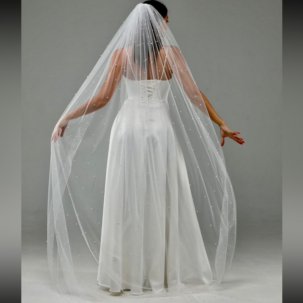 Brand new, never used pearl wedding veil for bride in ivory 99 inch length